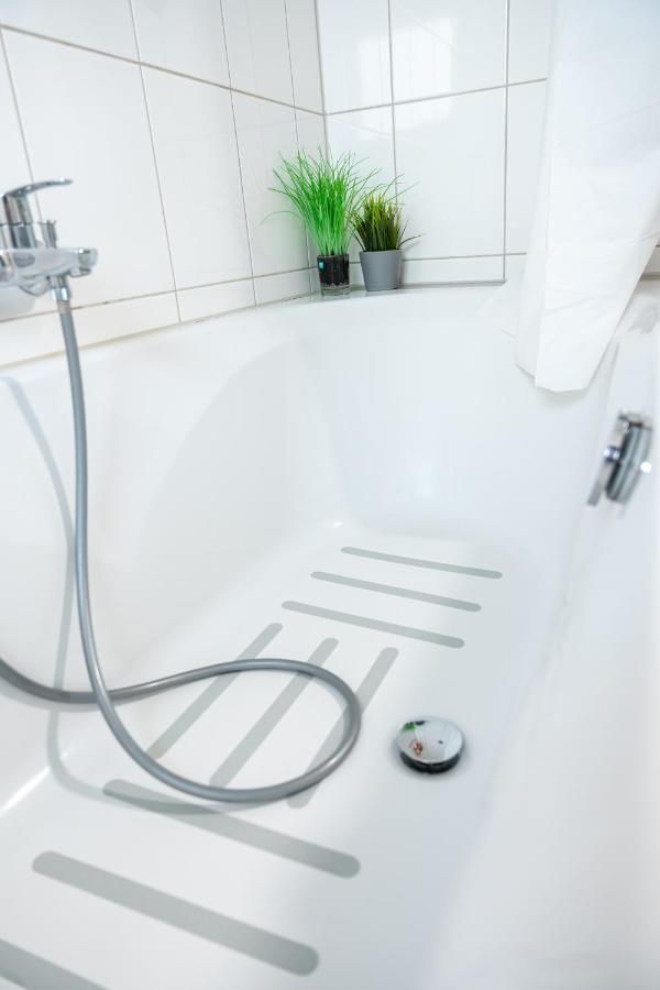 #1 Modernes Zimmer Mit Pool Und Garten Memmingen Ngoại thất bức ảnh